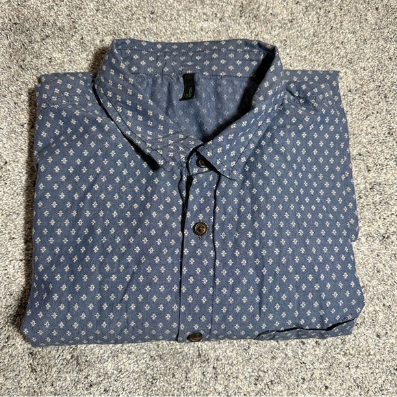 United Colors of Benetton Stile Benetton Chambray Button Down Shirt - XL - Picture 1 of 17